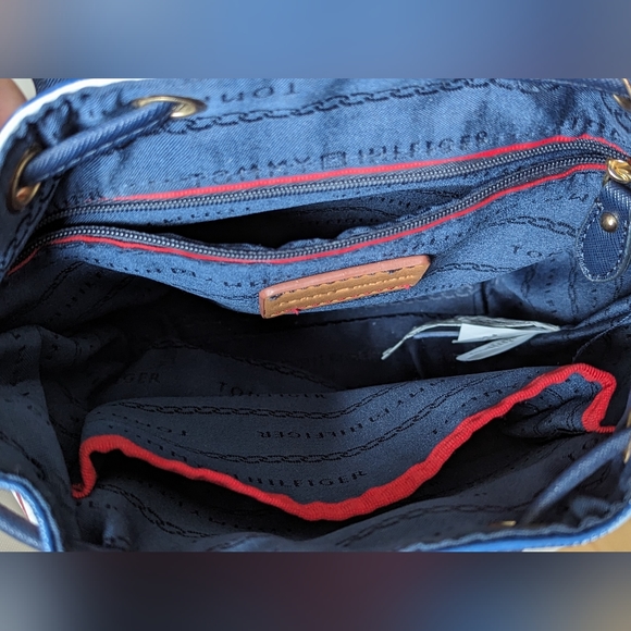 Tommy Hilfiger small backpack - Picture 3 of 7